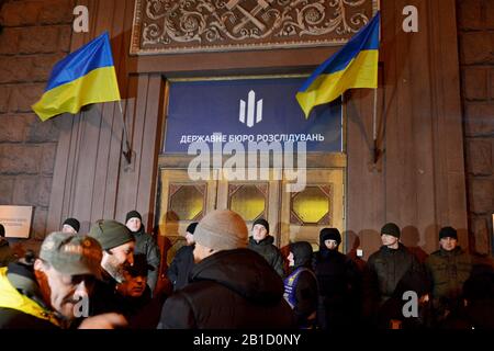 Kiev, Ukraine. 24 février 2020. Les militants ont demandé la libération d'Irina Venediktova, directrice du Bureau d'enquête de l'État, dans le cadre de sa déclaration d'abolition de l'amnistie pour les participants à la Révolution De Dignité. (Photo D'Aleksandr Gusev/Pacific Press) Crédit: Pacific Press Agency/Alay Live News Banque D'Images