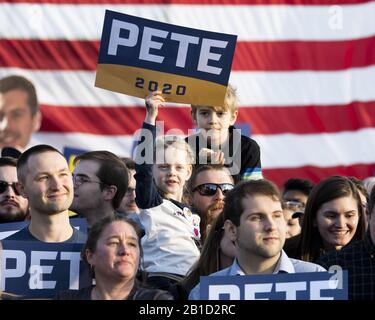Washington, District de Columbia, États-Unis. 23 février 2020. Spectateurs à l'hôtel de ville de Buttigieg à la Washington Liberty High School. Crédit: Michael Brochstein/Zuma Wire/Alay Live News Banque D'Images