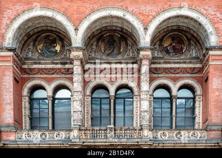 Victoria et Albert, le plus grand musée d'art décoratif et de design au monde, Londres, Angleterre Banque D'Images