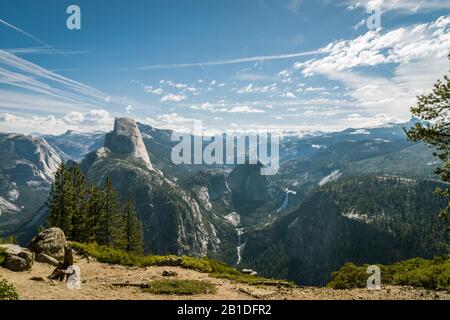 Yoite Valley, Glacier point et Half Dome dans le parc national de Yosemite, Californie, États-Unis Banque D'Images