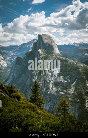 Yoite Valley, Glacier point et Half Dome dans le parc national de Yosemite, Californie, États-Unis Banque D'Images