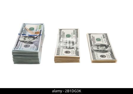Paquet de billets de banque en dollars US 100 isolé sur fond blanc Banque D'Images