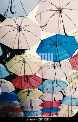 ciel pluvieux, parasol, mary poppins, modèle sans couture, art, rue Banque D'Images