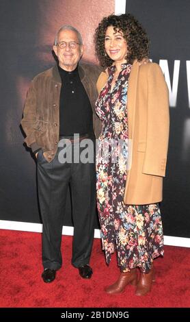 24 février 2020, Los Angeles, Californie, États-Unis: 24 février 2020 - Los Angeles, Californie États-Unis - Executive Head Universal Studios MIKE MEYER à la première « The invisible Man » tenue au TCL Chinese Theatre Los Angeles CA (Credit image: © Paul Fenton/ZUMA Wire) Banque D'Images