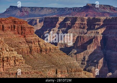 Plateau Ouest. Grand Canyon, États-Unis, près d'Eagle View. Banque D'Images