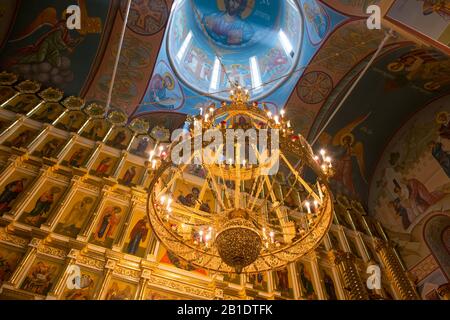 LUGOVOY (DISTRICT DE DMITROV), RUSSIE- 20 AOÛT 2019: Intérieur de la cathédrale Saint-Nicolas du monastère de Nikolo-Peshnoshsky dans le village de Lugov Banque D'Images