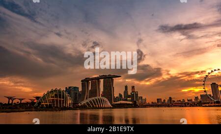 Singapour-Mai 19, 2019 : Paysage urbain et moderne de Singapour ville financière en Asie. Vue de la baie de la marina de Singapour. Paysage de bâtiment d'affaires et Banque D'Images