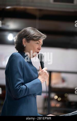 Diana Taylor, compagnon de longue date de l'ancien maire de New York et candidate actuelle à la nomination présidentielle démocrate Michael Bloomberg, accueille des partisans d'un rassemblement de femmes pour Mike dans le centre-ville de Houston. Banque D'Images