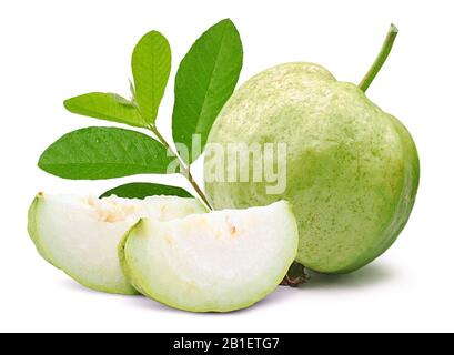 Fruits frais de Guava isolés sur fond blanc Banque D'Images