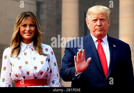 New Delhi, Inde. 25 février 2020. Le président américain Donald Trump et son épouse Melania Trump assistent à la cérémonie au Palais présidentiel indien de New Delhi, en Inde, le 25 février 2020. Crédit: Str/Xinhua/Alay Live News Banque D'Images