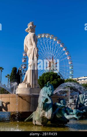 Statue d'Apollon À La Place Massena, Nice, Sud de la France, Banque D'Images