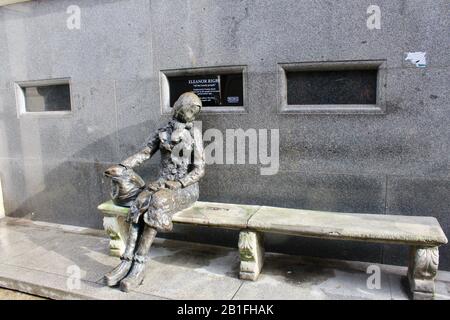 La statue d'eleanor rigby dans la rue stanley liverpool angleterre Royaume-Uni Banque D'Images