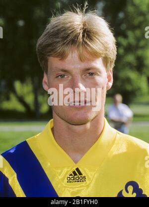 Stefan Schwarz milieu de terrain professionnel suédois dans l'équipe nationale suédoise de football et dans le club de Porguise Benfica Banque D'Images