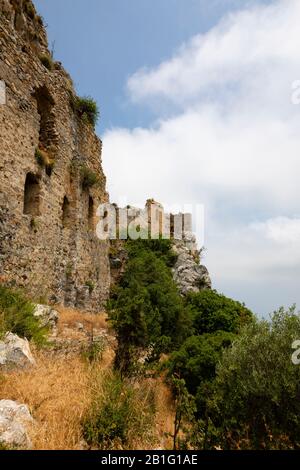 Les ruines du château de St Hilarion se trouvent sur la chaîne de Kyrenia, dans le nord de Chypre turc. Banque D'Images