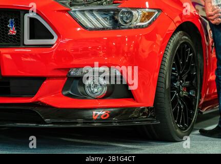 22 février 2020 - Londres, Royaume-Uni. Gros plan d'une Ford Mustang GT rouge affichée au Classic car Show à Londres. Banque D'Images