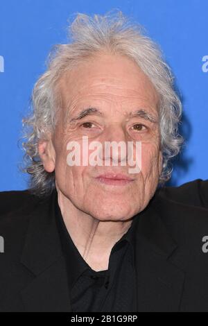 Le cinéaste américain Abel Ferrara assiste au photocrate de la Sibérie pendant le 70ème Festival International du Film de Berlin. © Paul Treadway Banque D'Images