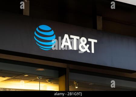 San Francisco, Californie, États-Unis. 23 janvier 2020. Société américaine de télécommunications, logo AT&T vu à San Francisco. Crédit: Alex Tai/Sopa Images/Zuma Wire/Alay Live News Banque D'Images