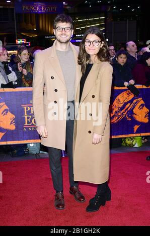 Jim Chapman et Sarah Tarleton assistent à la première nuit de nouvelle pièce le prince d'Egypte au Dominion Theatre de Londres. Banque D'Images