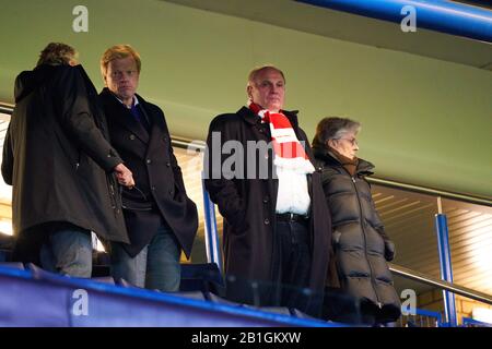 Champions League, Chelsea-Munich, Londres, 25 Février 2020. Uli HOENESS (ancien président de la FCB), épouse Susi, Oliver KAHN, futur PDG de la FCB, FC CHELSEA - FC BAYERN MUNICH Ligue des champions de football de l'UEFA , Londres, 25 février 2020, saison 2019/2020, tour des seize derniers, FCB, Bavière, München © Peter Schatz / Alay Live News Banque D'Images