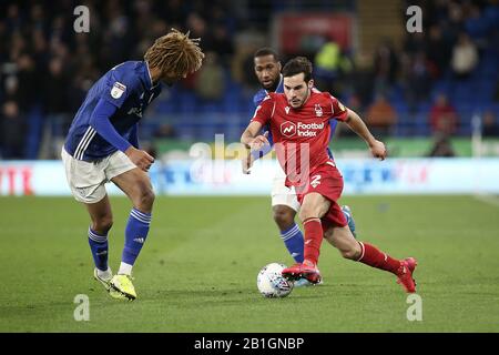 Cardiff, Royaume-Uni. 25 février 2020. Yuri Ribeiro de la forêt de Nottingham prend sur Dion Sanderson de Cardiff City lors du match de championnat EFL Sky Bet entre Cardiff City et Nottingham Forest au Cardiff City Stadium, Cardiff, Pays de Galles, le 25 février 2020. Photo De Dave Peters. Utilisation éditoriale uniquement, licence requise pour une utilisation commerciale. Aucune utilisation dans les Paris, les jeux ou une seule publication de club/ligue/joueur. Crédit: Uk Sports Pics Ltd/Alay Live News Banque D'Images