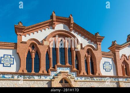 Bâtiment de la cathédrale des vins à El Pinell de Brai, Tarragona, Catalogne, Espagne Banque D'Images