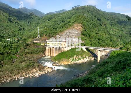 Quang Tri Province, Vietnam - 12 janvier 2020: Petit barrage hydroélectrique dans la province de Quang Tri, Vietnam Banque D'Images