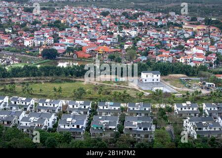 Ecopark Urban Area Van Giang, Hung Yen, Vietnam - 25 janvier 2020: Un angle de la zone urbaine Ecopark vue d'en haut. C'est une zone urbaine écologique Banque D'Images