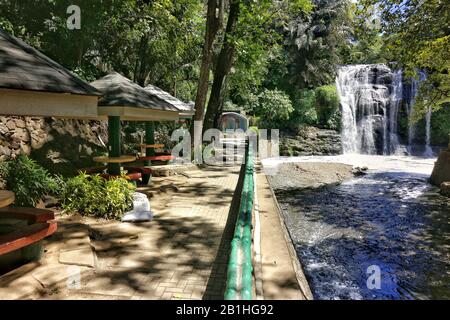 Antipolo City, Philippines - 19 février 2020: Nouvelles attractions et équipements à l'intérieur du parc national de Hinulugang Taktak à Antipolo City, Rizal. Banque D'Images