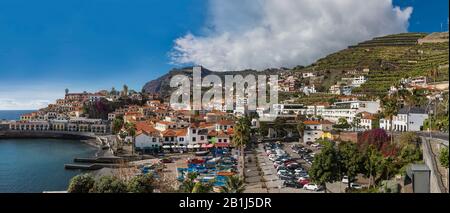 Vue panoramique sur Câmara de Lobos et Cabo Girão, Madère Banque D'Images