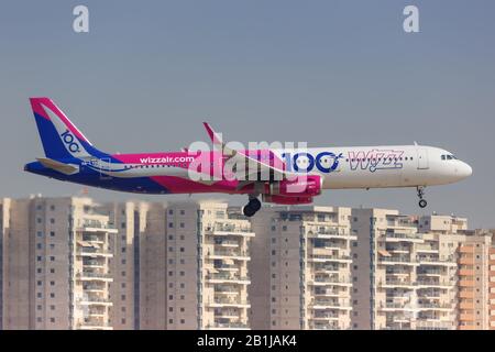 Tel Aviv, Israël – 24 février 2019 : avion Wizzair Airbus A 321 à l'aéroport de tel Aviv (TLV) en Israël. Banque D'Images