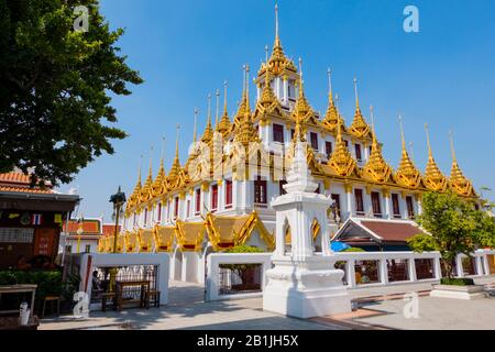 Loha Prasat, Wat Ratchanatdaram, Banglamphu, Bangkok, Thaïlande Banque D'Images