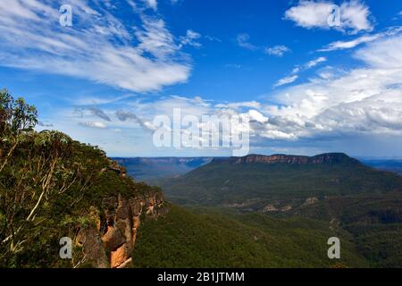 Vue sur les montagnes Bleues, vue depuis le belvédère Lady Darley à Katoomba Banque D'Images