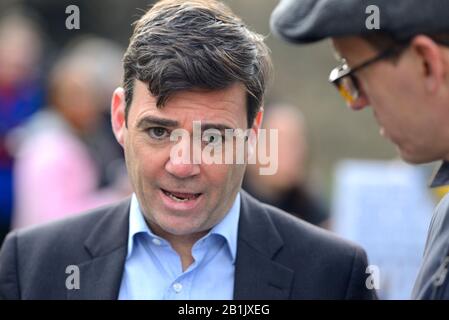 Andy Burnham, ancien député travailliste et maintenant maire de Manchester, à Westminster, fait pression sur le gouvernement pour la sécurité de l'habillage sur les logements en hauteur Banque D'Images