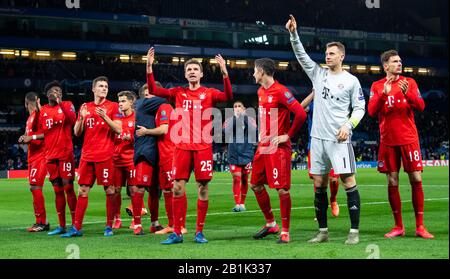 Londres, Royaume-Uni. 25 février 2020. Football: Champions League, FC Chelsea - FC Bayern Munich, knockout tours, les seize dernières, première jambe au stade Stamford Bridge. Les joueurs de Munich applaudisse après le match. Crédit: Sven Hoppe/Dpa/Alay Live News Banque D'Images