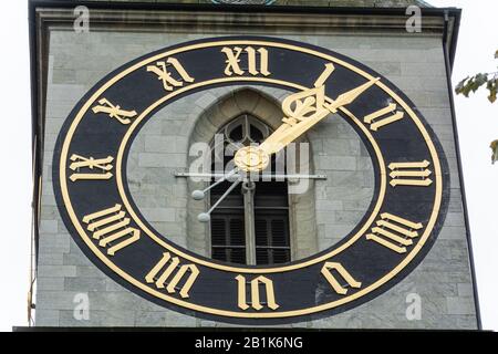 Zurich, Suisse – 25 Juin 2016. L'horloge de l'église Saint-Pierre à Zurich. L'horloge de l'église est la plus grande horloge de tour face en Europe, l'o Banque D'Images
