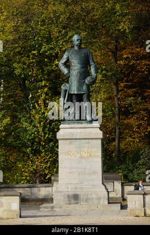 Albrecht Von Roon- Denkmal Am Grossen Stern Berlin, Allemagne Banque D'Images