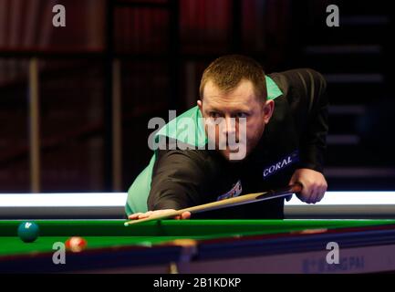 Front De Mer, Southport, Merseyside, Royaume-Uni. 26 février 2020. World Snooker Championship, Coral Players Championship; Mark Allen (ENG) à la table lors de son premier match contre Thepchaiya Un-Nooh (THA) Credit: Action plus Sports/Alay Live News Credit: Action plus Sports Images/Alay Live News Banque D'Images