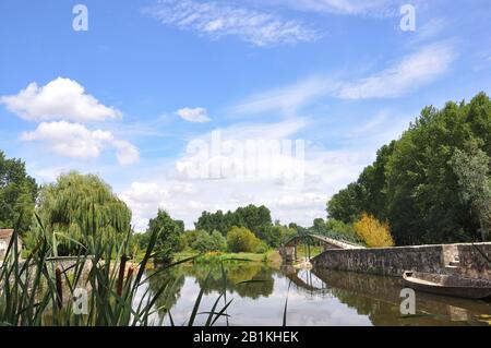 Promenez-vous dans le marais poitevin en Vendée, France. Lieux de calme et de tranquillité propices aux rêves Banque D'Images