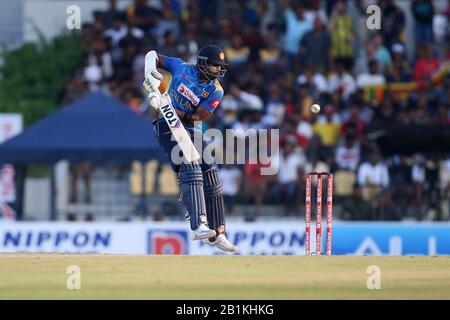 Hambantota, Sri Lanka. 26 février 2020. Le Mahinda Rajapaksha International Stadium, Hambantota, Sri Lanka; Un Jour De Cricket International, Sri Lanka Contre Les Antilles; Thisara Perera Joue Un Tir De Crédit: Action Plus Sports Images/Alay Live News Banque D'Images