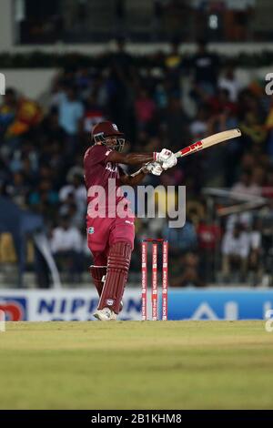 Hambantota, Sri Lanka. 26 février 2020, le Mahinda Rajapaksha International Stadium, Hambantota, Sri Lanka; un jour de cricket international, Sri Lanka contre les Antilles; Sunil Ambris tire un coup de feu sur le côté jambe crédit: Action plus Sports Images/Alay Live News Banque D'Images