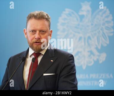 26 février 2020: Conférence de presse Après une réunion de l'équipe de travail sur La Situation épidémiologique Avec La Participation du ministre LUKASZ SZUMOWSKI Et du chef de la Chancellerie du Premier ministre MICHAL DWORCZYK..in la photo: Lukasz SZUMOWSKI (image de crédit: © Hubert Mathis/ZUMA Wire) Banque D'Images