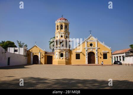 Eglise Iglesia de Santa Bárbara dans le colonial Santa Cruz de Mompox, Bolivar, Colombie Banque D'Images