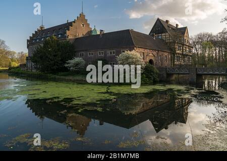 Gladbeck, Rhénanie du Nord-Westphalie, Allemagne - 03 avril, 2017 : Wittringen Wasserschloss (château de Wittringen) Banque D'Images