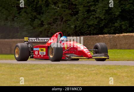 Ferrari 412 3.5L V12 Formule 1 voiture (conduite par Gerhard Berger en 1995) présentée au Goodwood Festival of Speed. Banque D'Images