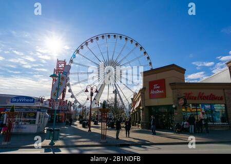 Clifton Hill, connu sous le nom de « Street of Fun », l'une des principales promenades touristiques de Niagara Falls, en Ontario. Banque D'Images