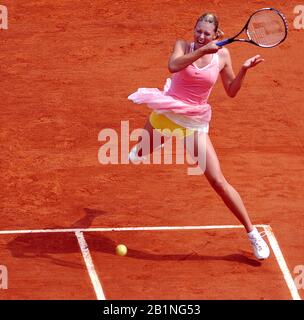 Paris, France. 04 juin 2006. French Open Tennis Roland Garros Paris 04/06/2006 Maria Sharapova (Rus) En Quatrième Partie Photo Tim Parker Fotoports International Credit: Roger Parker/Alay Live News Banque D'Images