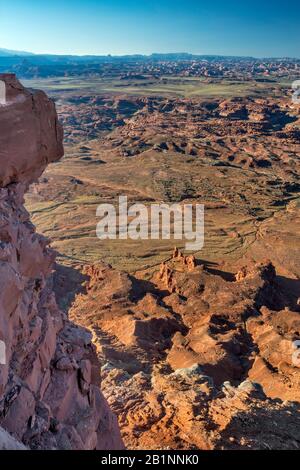 Vue générale de la région du parc national de Canyonlands depuis Needles surplombent dans Bears Ears National Monument, Utah, USA Banque D'Images