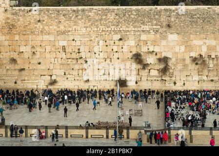 Vue d'ensemble du mur occidental dans la vieille ville de Jérusalem, Israël Banque D'Images