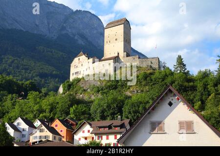 Le château de Sargans dans sa région du canton de Saint-Gall. Alpes en Suisse. Banque D'Images