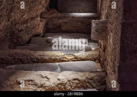 Tombes royales du monastère de San Juan de la Peña, vestiges des rois d'Aragon à Pedro I avec des reines et des princesses, la Jacetania, Huesca, Espagne Banque D'Images